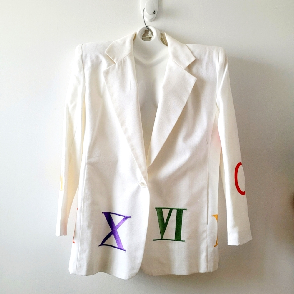 Vintage 80s The Icing white blazer w/ Roan numerals embroidery. Deadstock Small